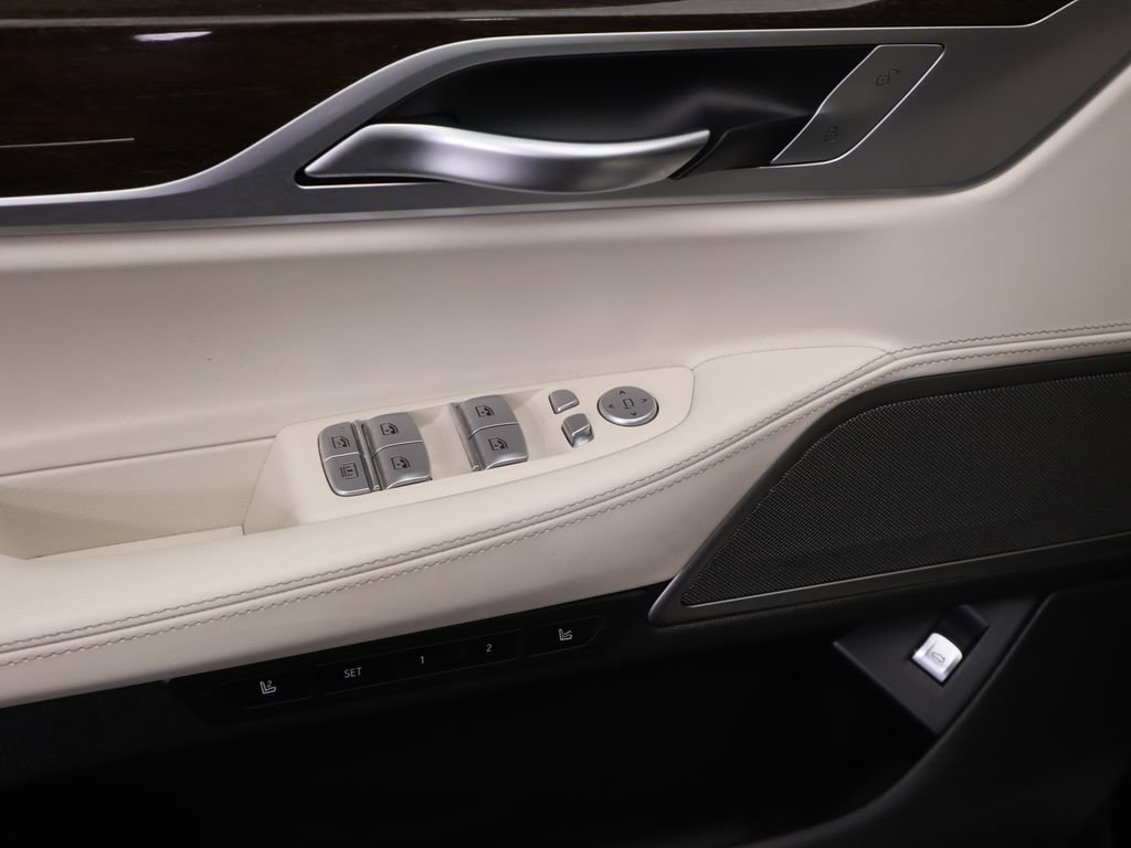 Certified 2022 BMW 750i xDrive w/ Luxury Rear Seating Package image 24