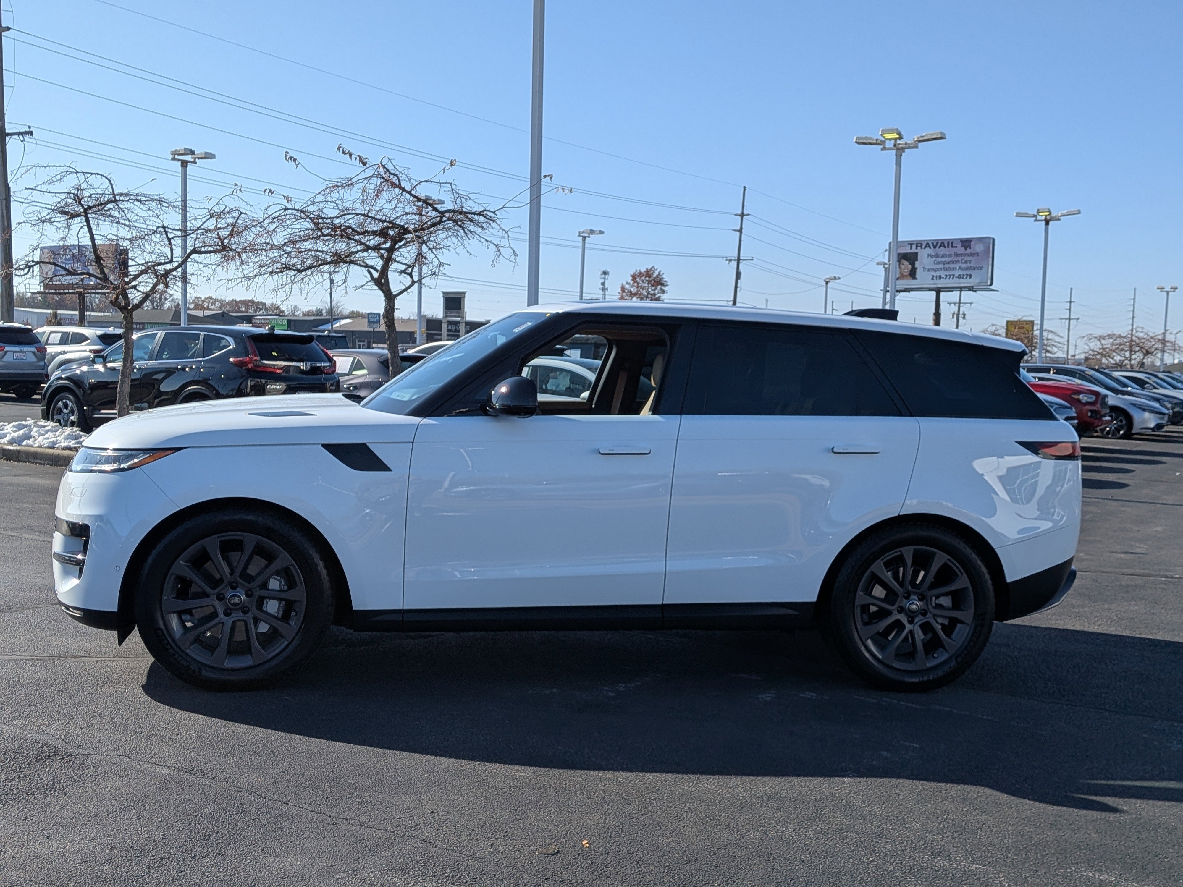 Used 2024 Land Rover Range Rover Sport SE image 5