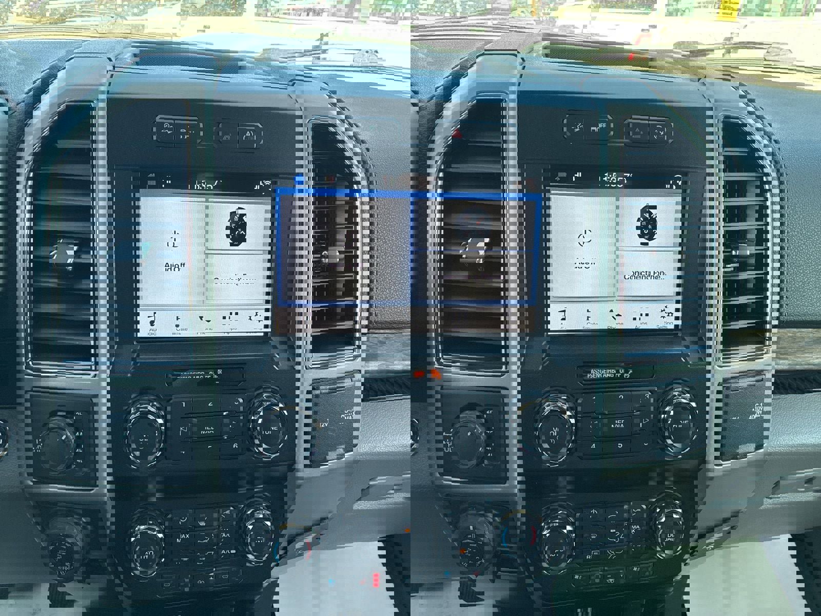 Used 2019 Ford F150 Lariat image 22