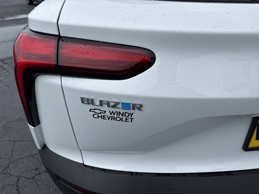 New 2026 Chevrolet Blazer EV LT AWD/4WD image 5