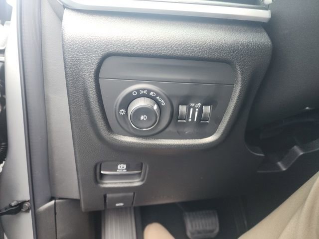 New 2025 Jeep Grand Cherokee Limited w/ Black Appearance Package image 16