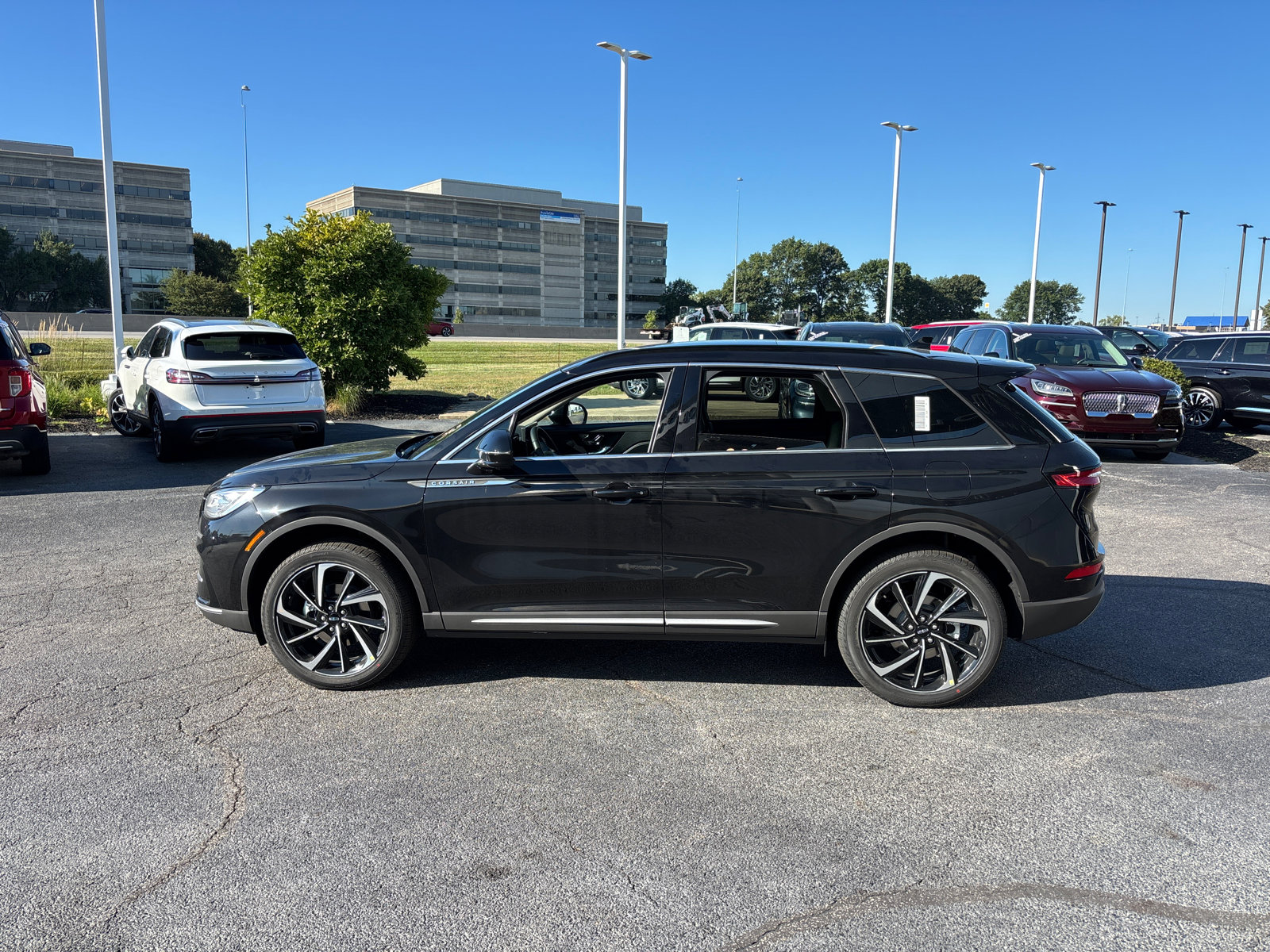 New 2025 Lincoln Corsair Reserve image 4