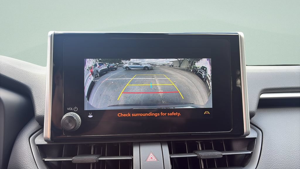 Used 2024 Toyota RAV4 LE FWD image 17