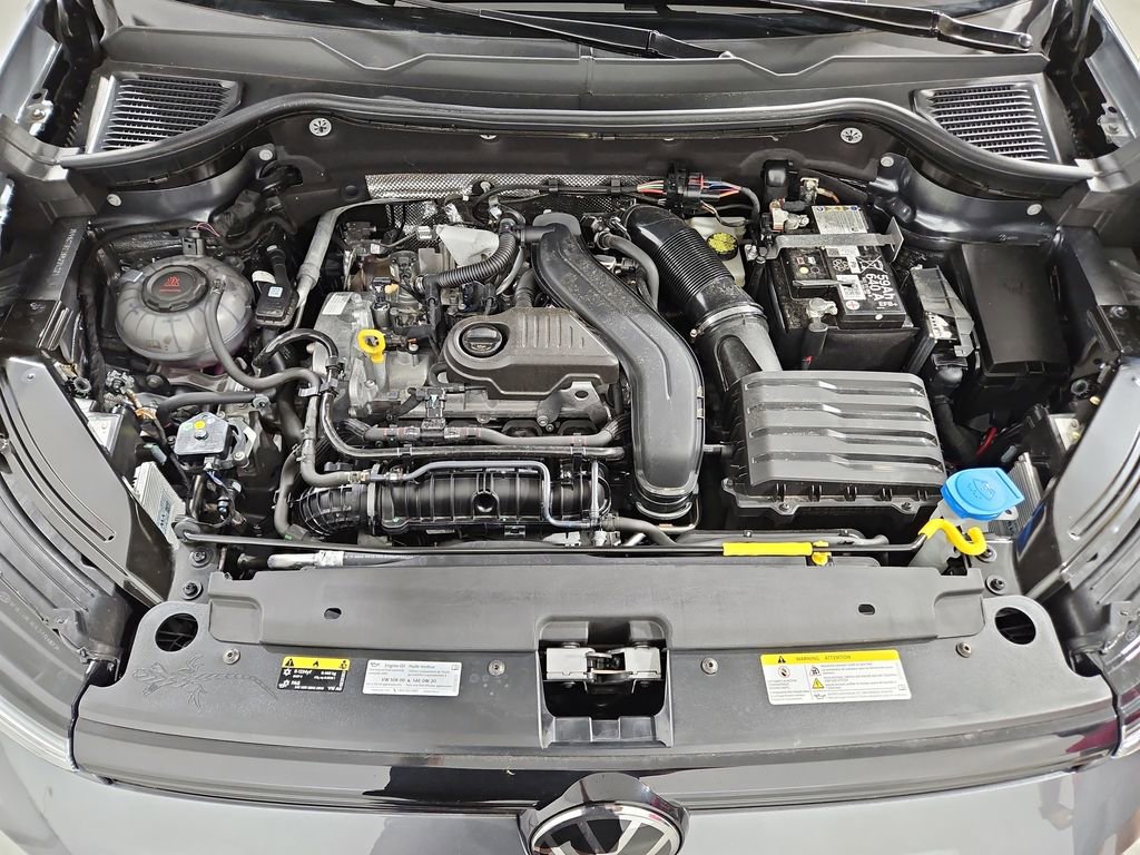 Certified 2025 Volkswagen Taos SE FWD image 21