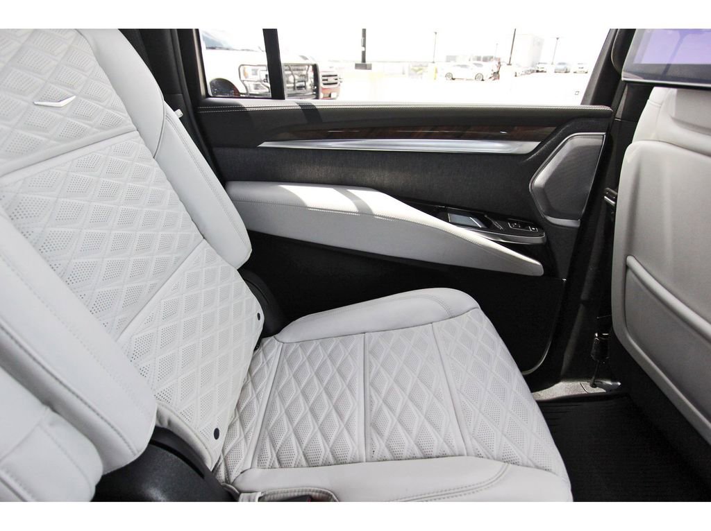 Used 2026 Cadillac Escalade ESV Platinum Luxury w/ LPO, Floor Liner Package AWD/4WD image 11