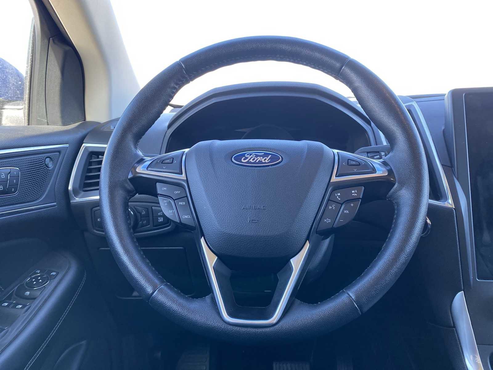 Used 2023 Ford Edge Titanium image 28