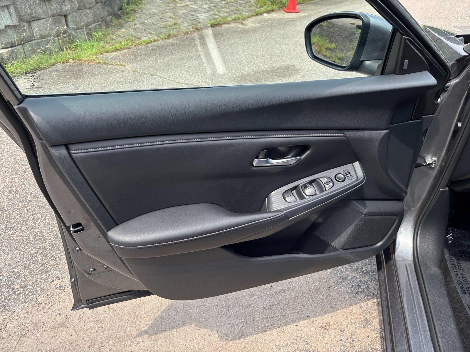 Used 2025 Nissan Sentra SV FWD image 18