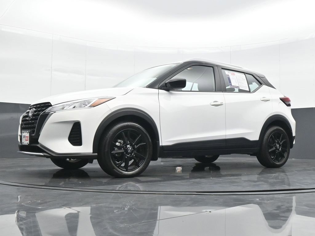 Used 2023 Nissan Kicks SV image 17