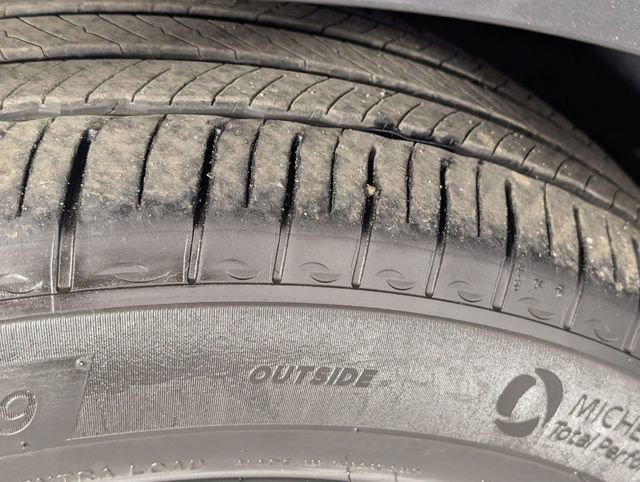 Used 2022 Genesis GV70 2.5T w/ Advanced Package image 9