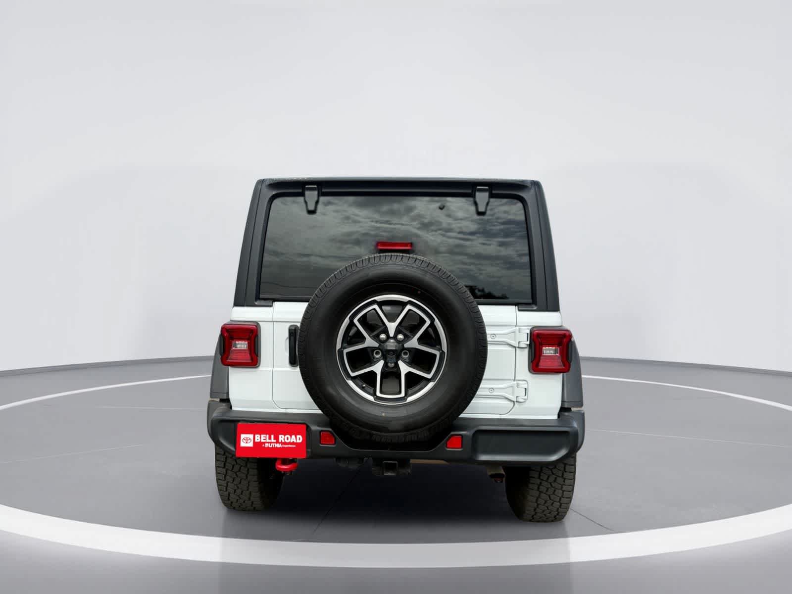 Used 2024 Jeep Wrangler Unlimited Rubicon AWD/4WD image 6