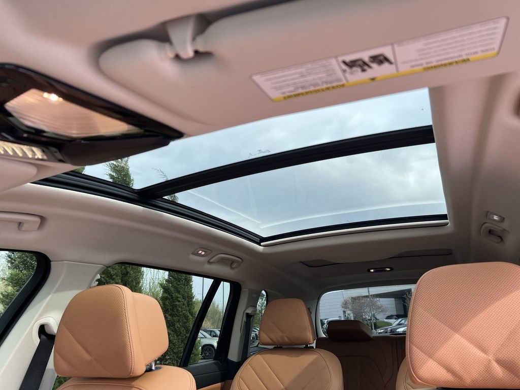 Used 2024 BMW X7 xDrive40i w/ Parking Assistance Package image 20