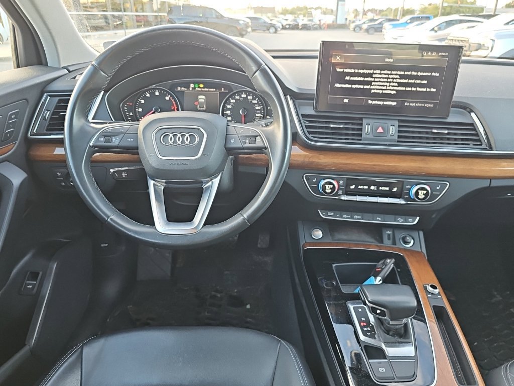 Used 2022 Audi Q5 2.0T Premium w/ Convenience Package AWD/4WD image 2