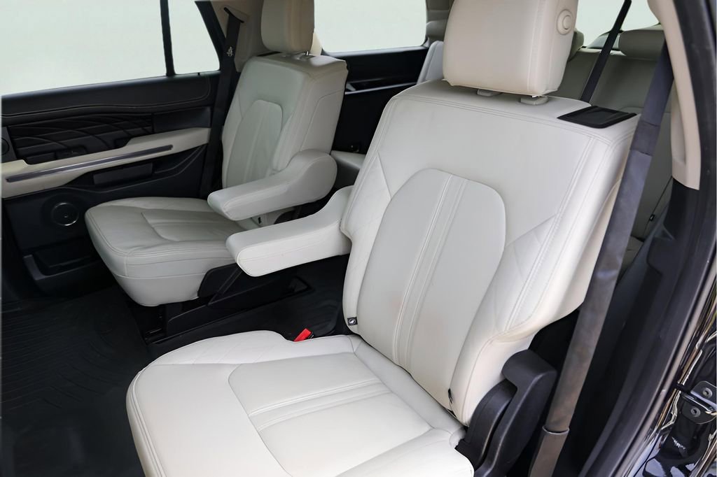 Used 2020 Ford Expedition Platinum image 30