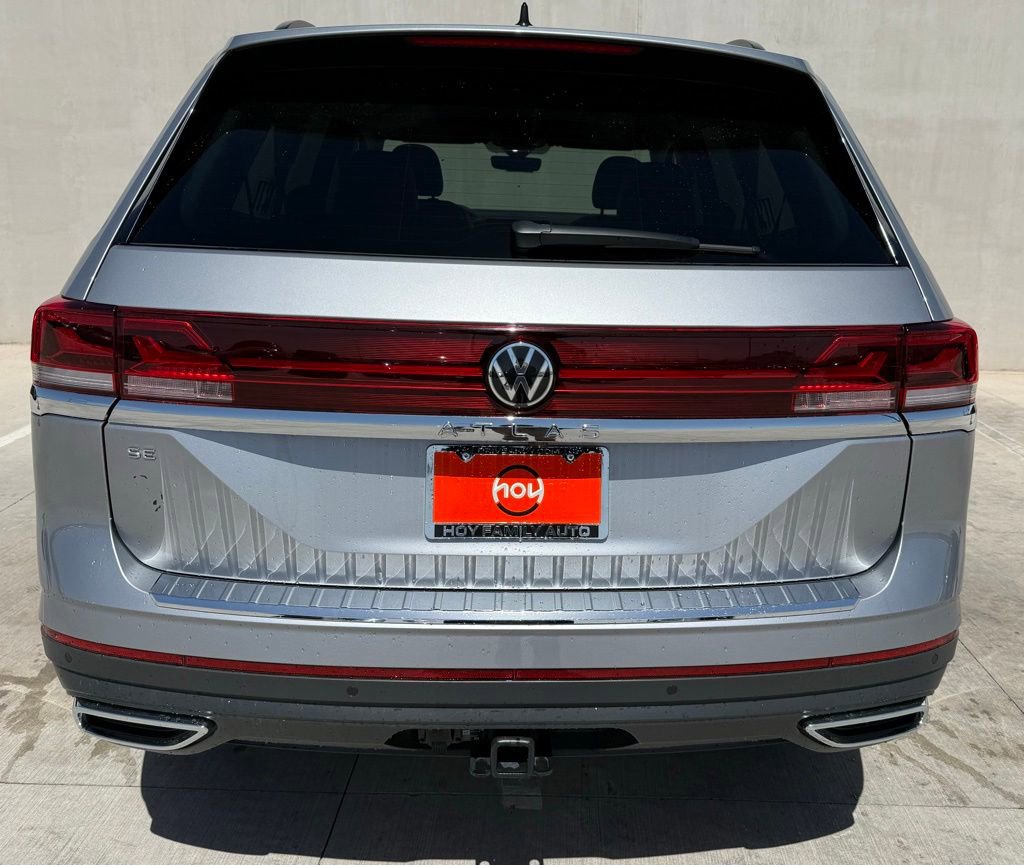 Certified 2025 Volkswagen Atlas SE image 4