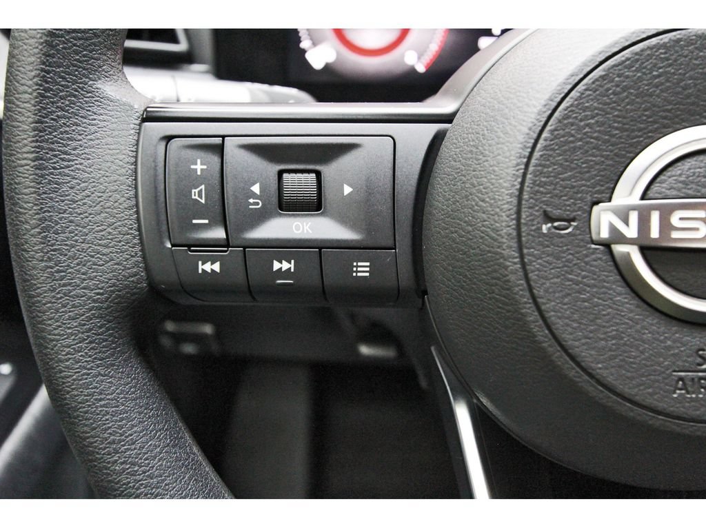 Used 2026 Nissan Kicks SV FWD image 17