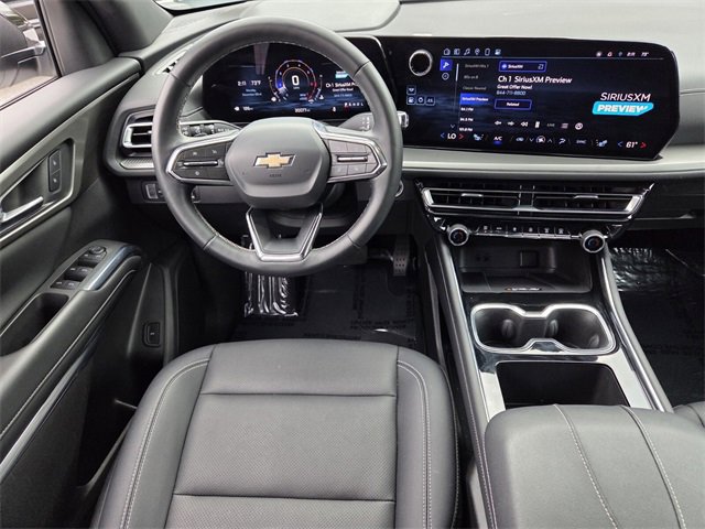 Used 2025 Chevrolet Traverse LT image 16