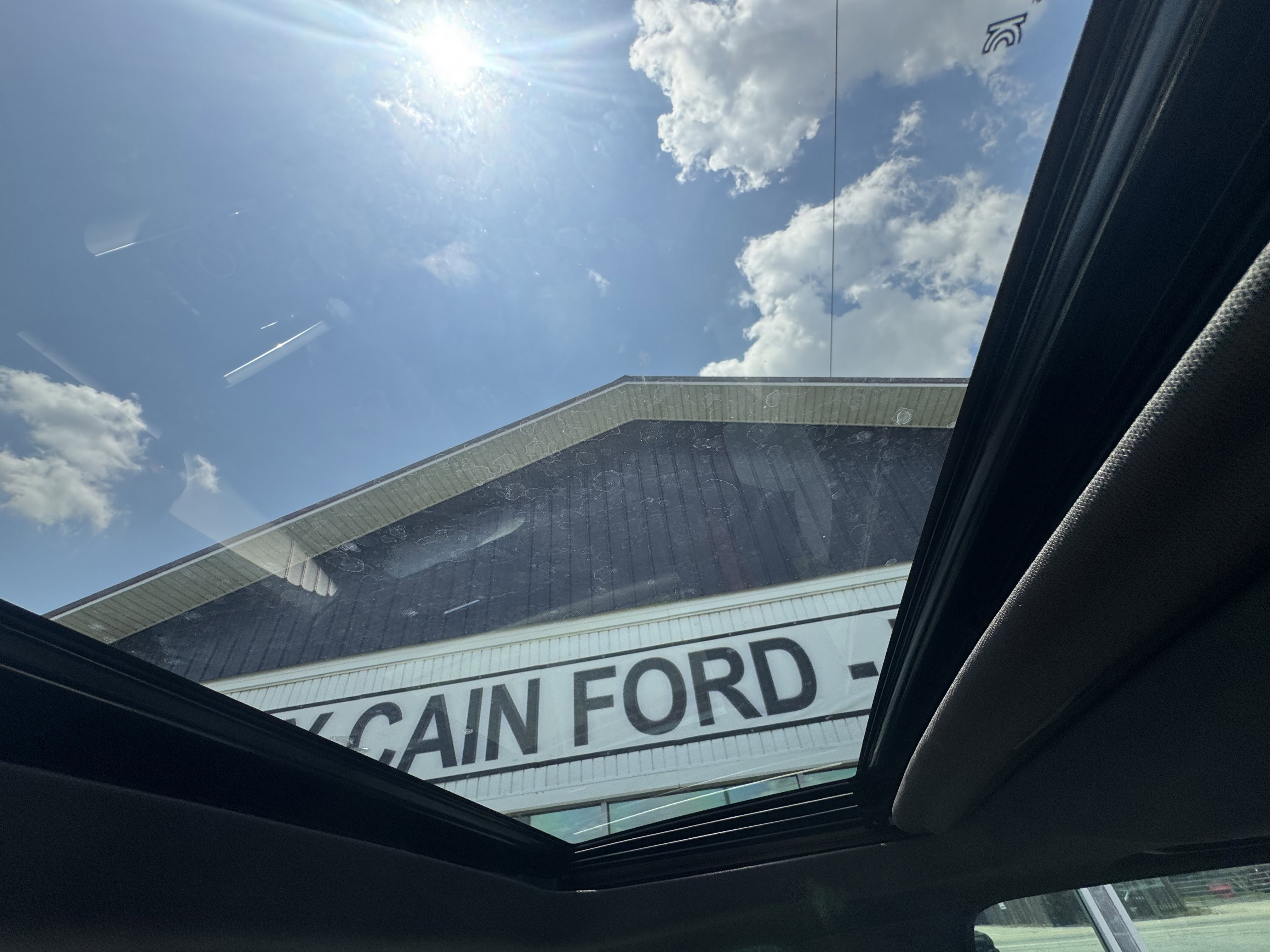 Used 2025 GMC Canyon AT4 w/ AT4X Package image 19