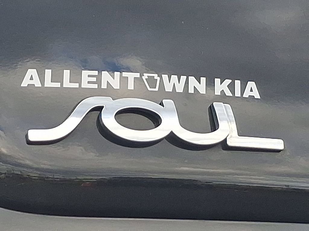 Used 2016 Kia Soul image 29