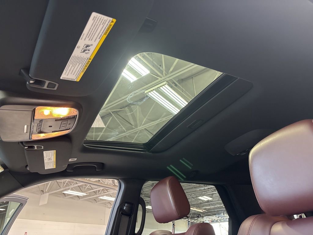 Used 2025 Dodge Durango GT AWD/4WD image 12