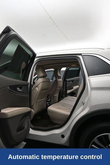 Used 2022 Lincoln Nautilus Reserve AWD/4WD image 16