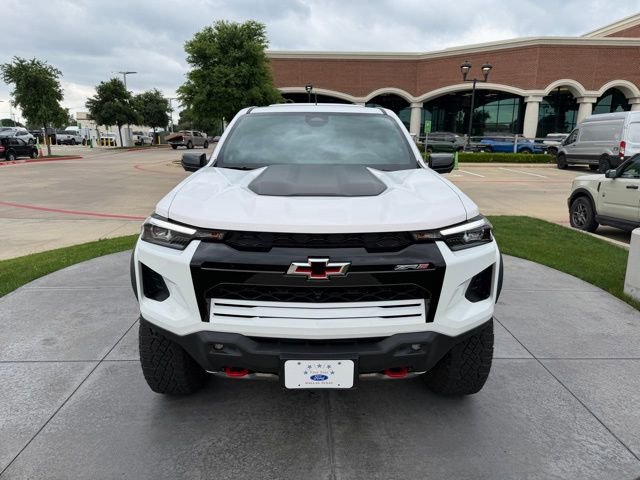 Used 2024 Chevrolet Colorado ZR2 w/ Technology Package AWD/4WD image 2
