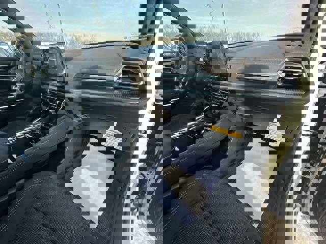 New 2026 Chevrolet Traverse LT w/ Sun and Wheel Package FWD image 31