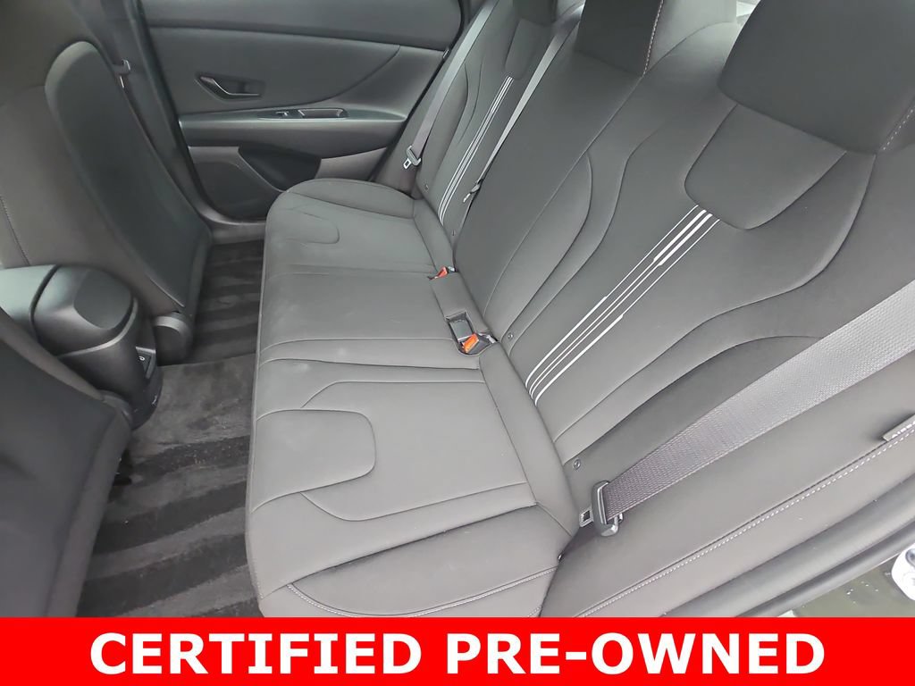 Certified 2025 Hyundai Elantra SEL FWD image 14