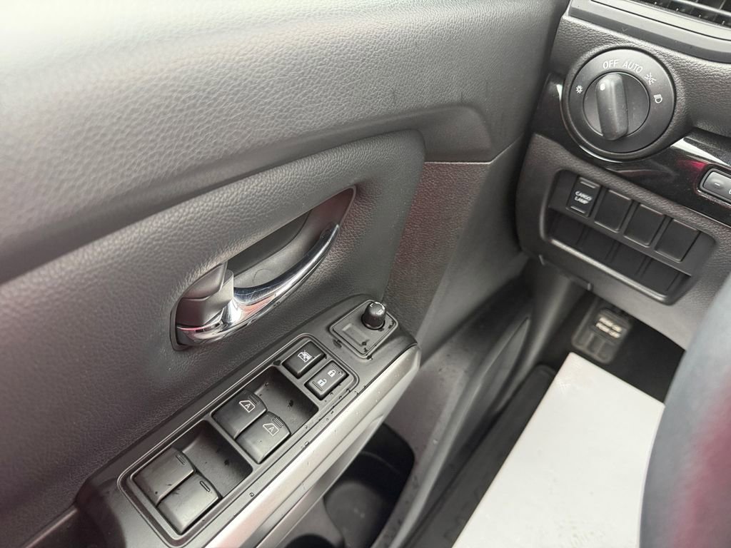 Used 2024 Nissan Titan SV w/ Accessory Utility Package image 19