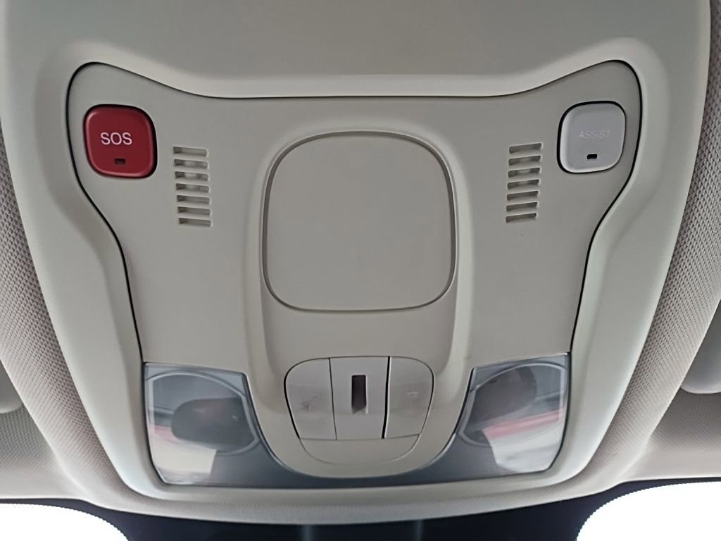 Used 2019 Jeep Renegade Trailhawk w/ UConnect 8.4 Nav Group image 43