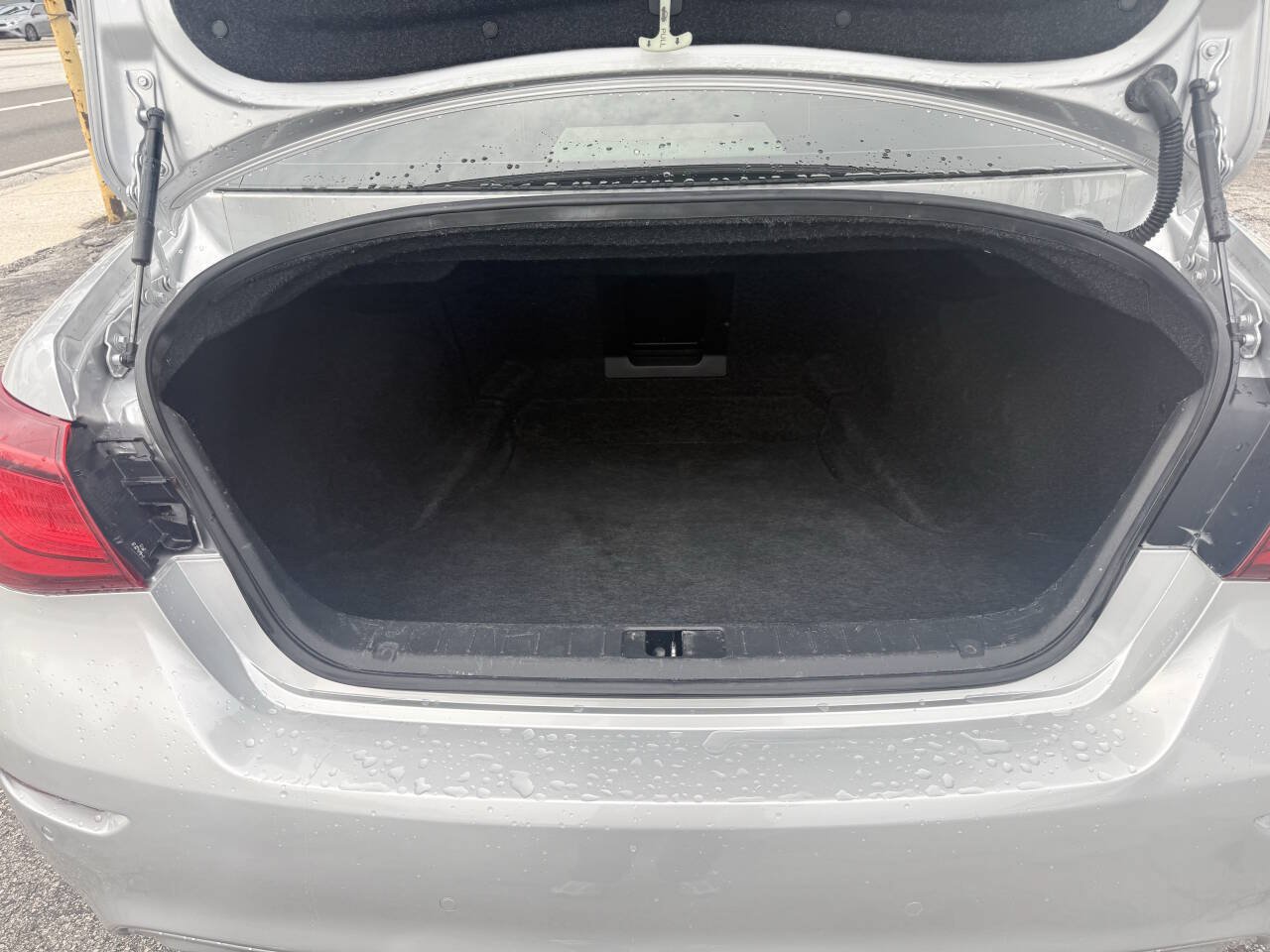 Used 2018 INFINITI Q70 Luxe AWD/4WD image 27
