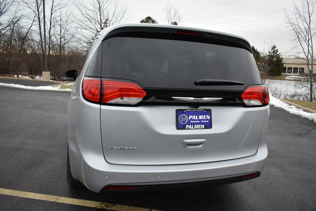 New 2026 Chrysler Voyager LX image 5