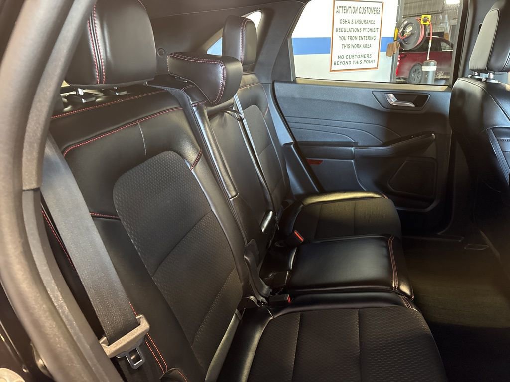 Used 2025 Ford Escape ST-Line image 28