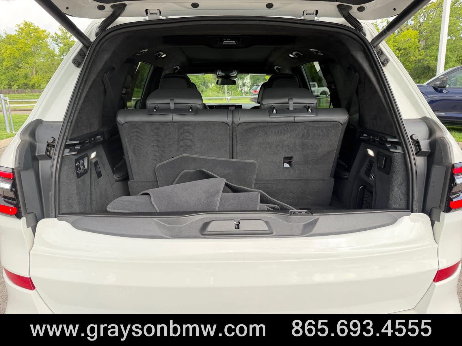 Used 2023 BMW X7 xDrive40i w/ Dynamic Handling Package AWD/4WD image 18
