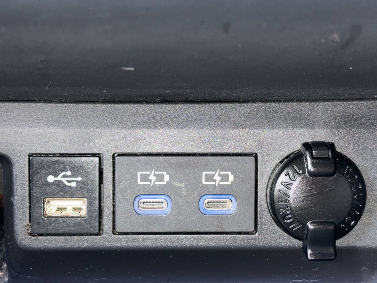 Used 2022 Toyota Highlander XLE FWD image 5