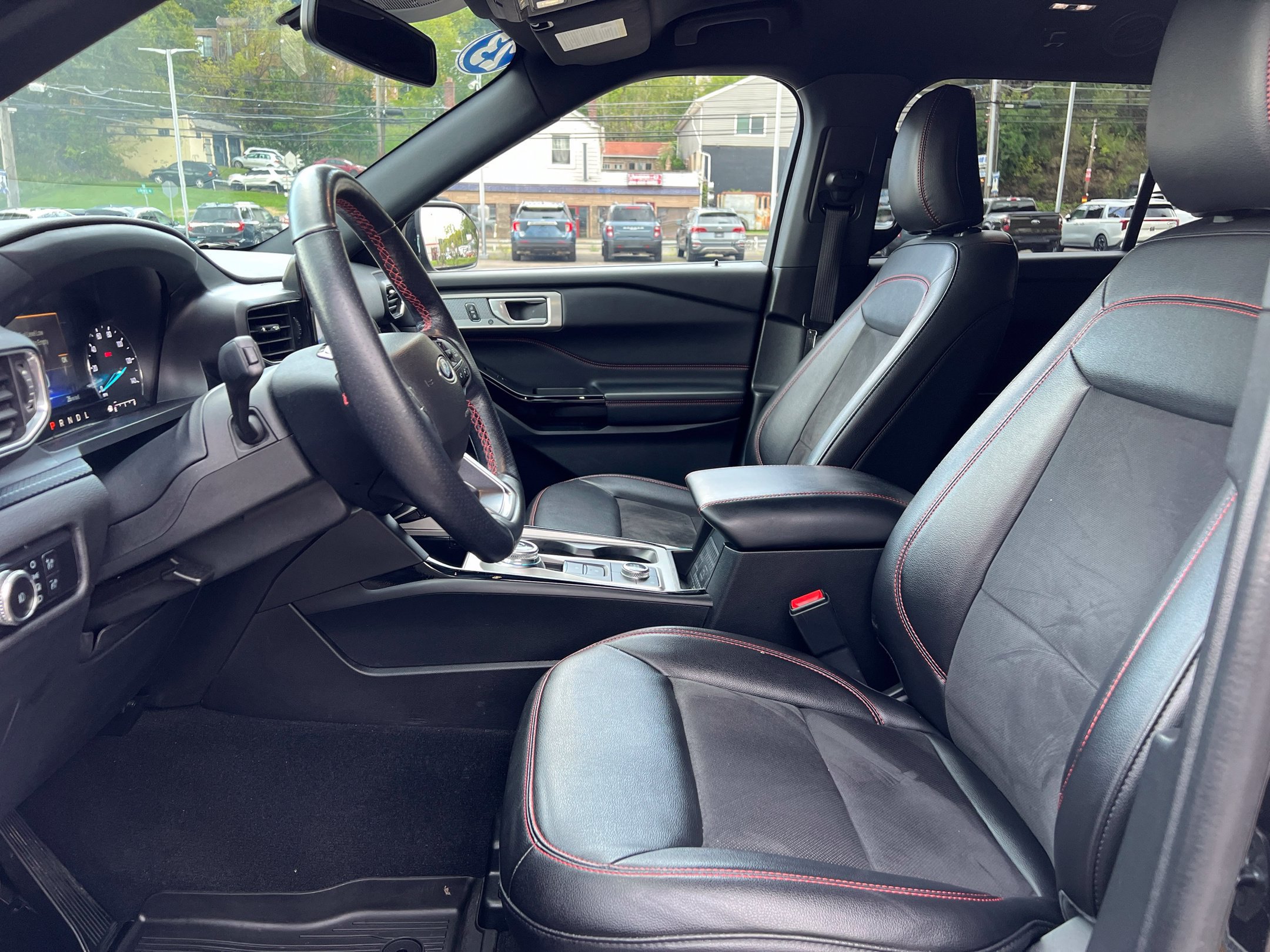 Used 2023 Ford Explorer ST-Line AWD/4WD image 21