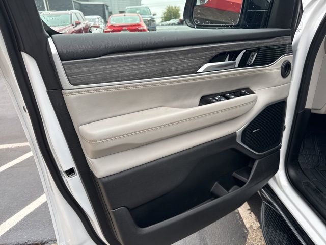 Used 2024 Jeep Wagoneer Series III image 12