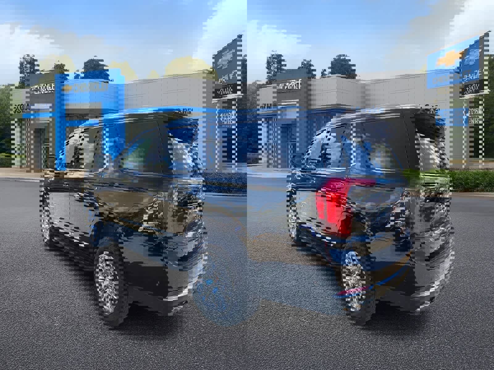 Used 2025 GMC Yukon Denali image 2