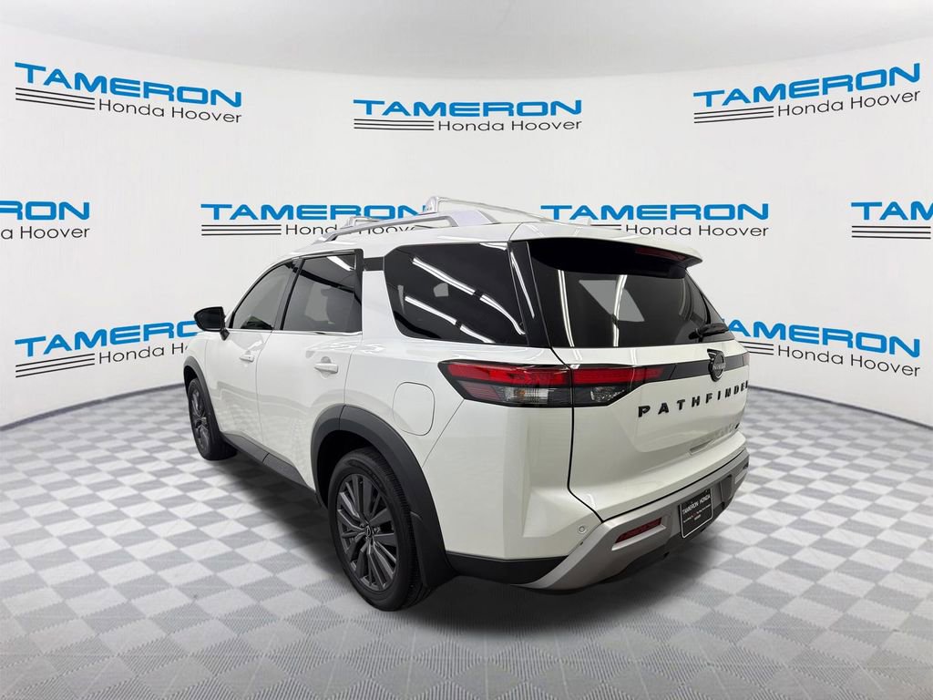 Used 2023 Nissan Pathfinder SL w/ SL Premium Package FWD image 3