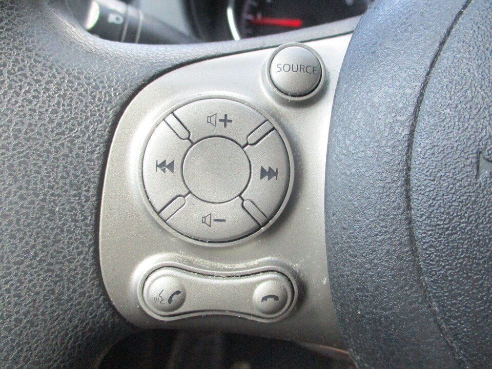 Used 2013 Nissan Versa SV w/ Convenience Pkg FWD image 32