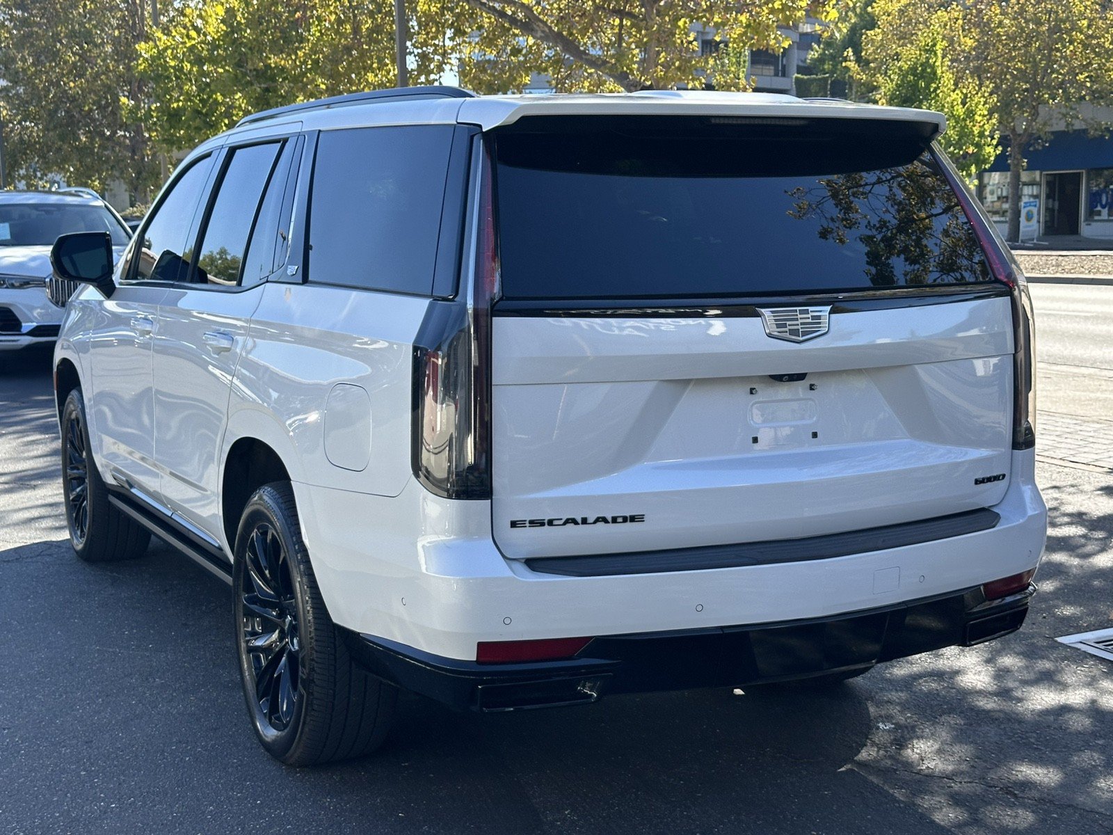 Used 2021 Cadillac Escalade Sport Platinum w/ LPO, ONYX Package AWD/4WD image 11