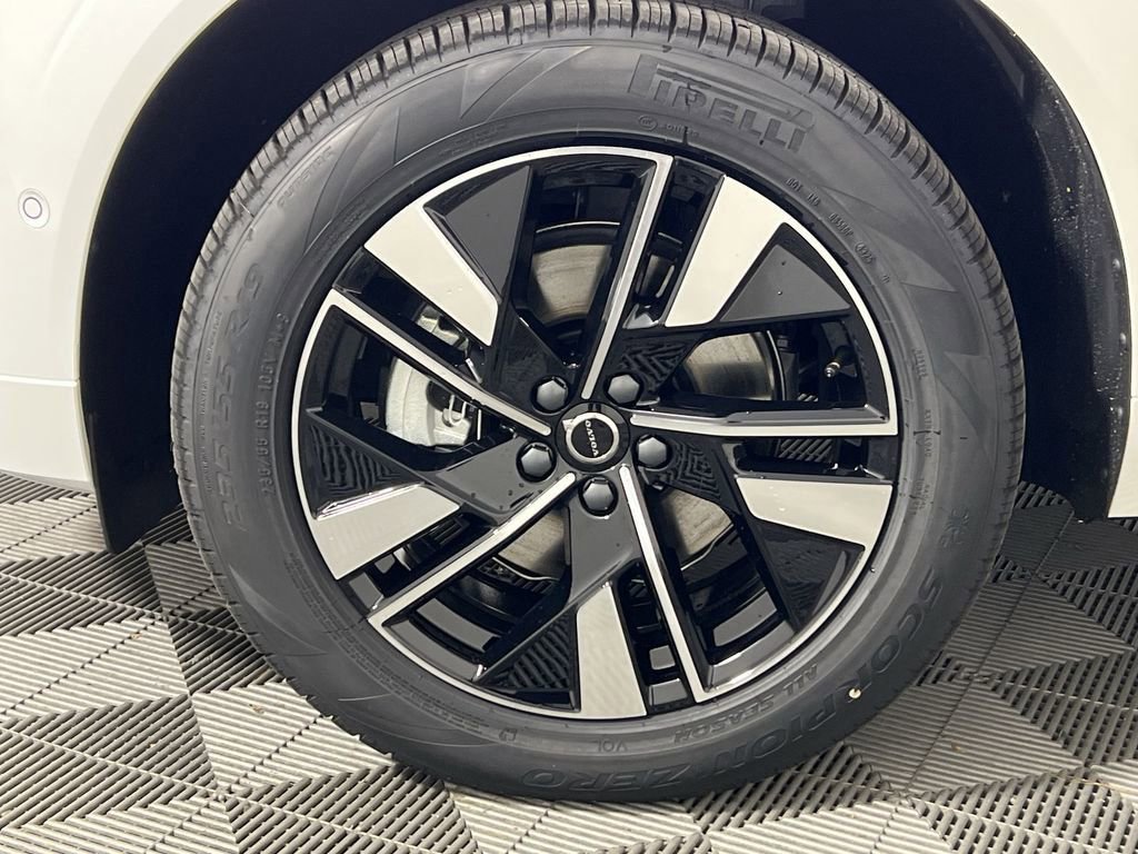 New 2026 Volvo XC60 B5 Plus w/ Protection Package image 15