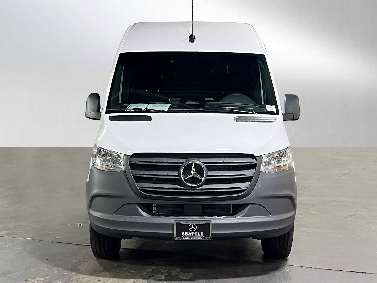 Used 2025 Mercedes-Benz Sprinter 2500 image 8