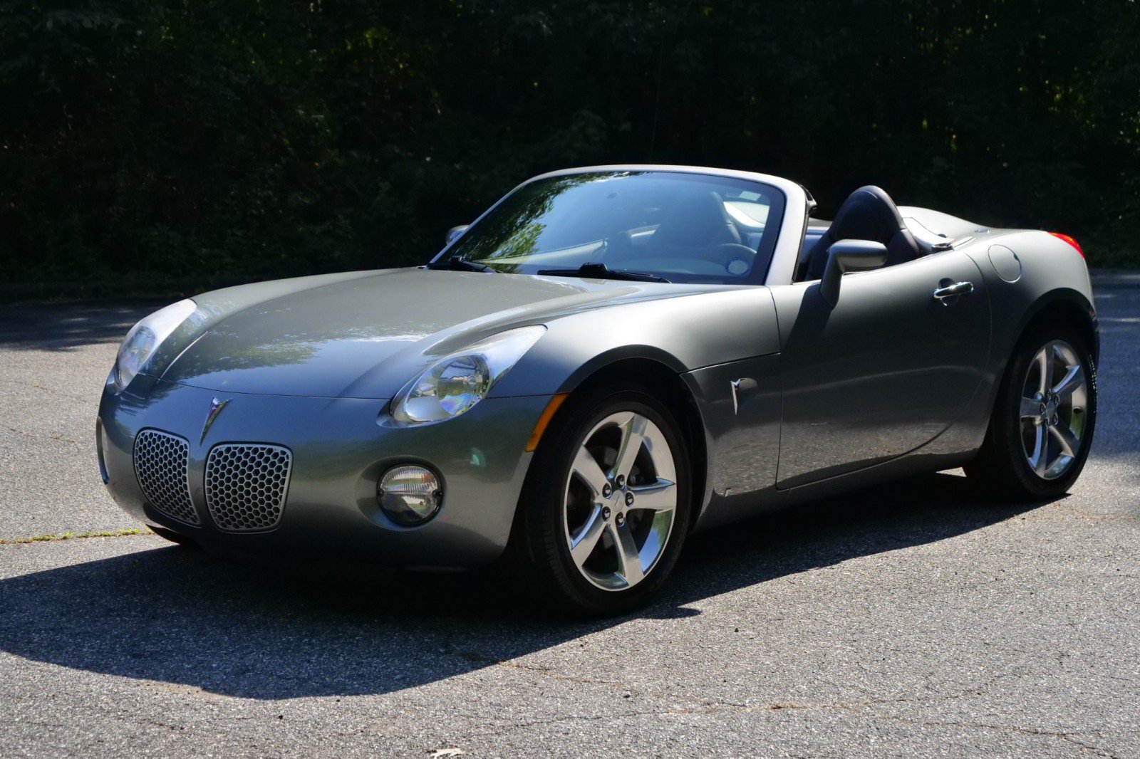 Used 2007 Pontiac Solstice Convertible w/ Premium Package RWD image 6