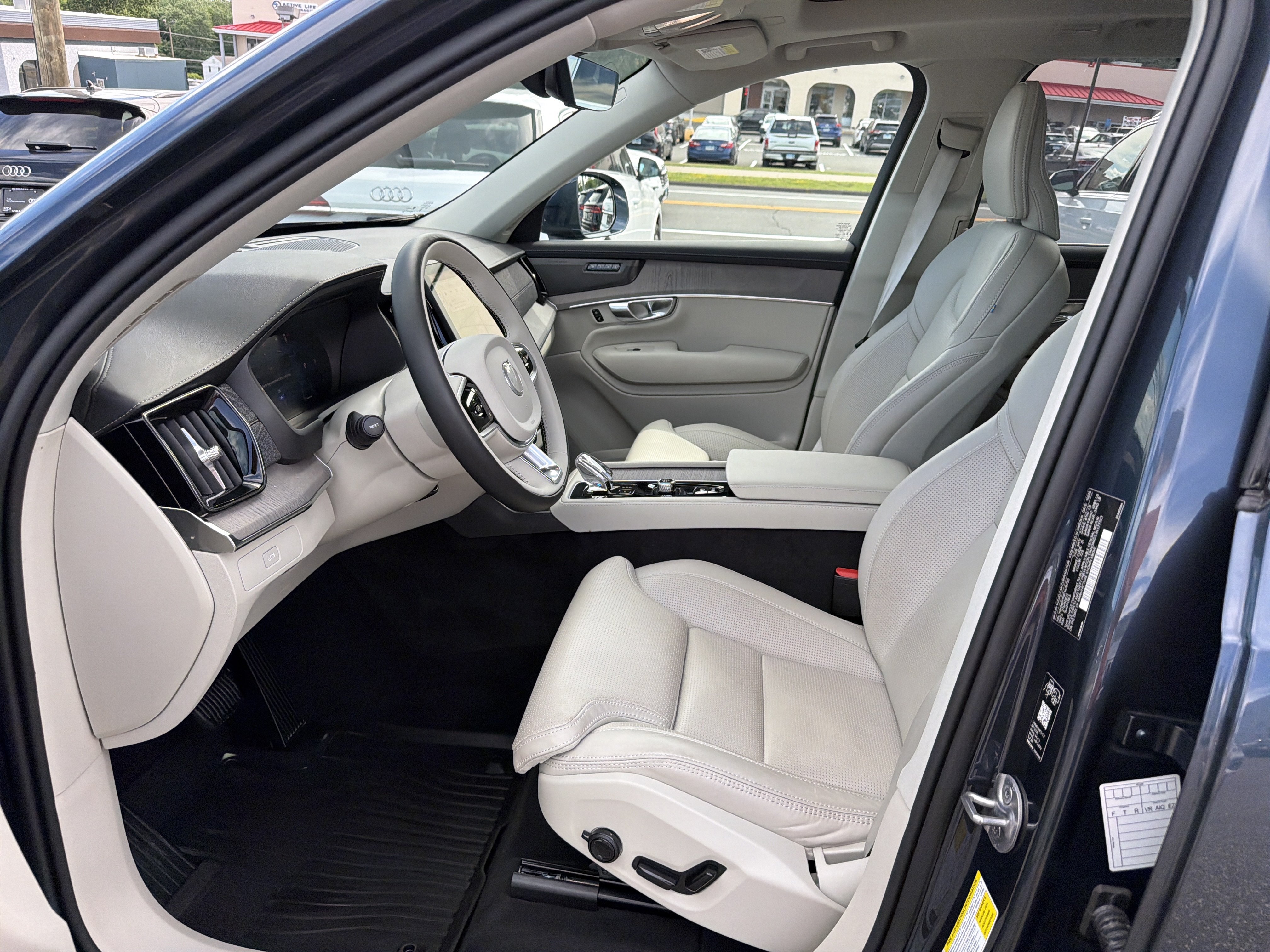 Certified 2026 Volvo XC90 B6 Ultra AWD/4WD image 6
