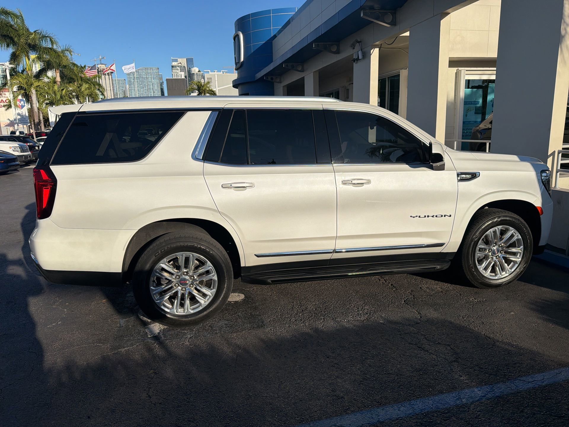 Used 2023 GMC Yukon SLT image 6