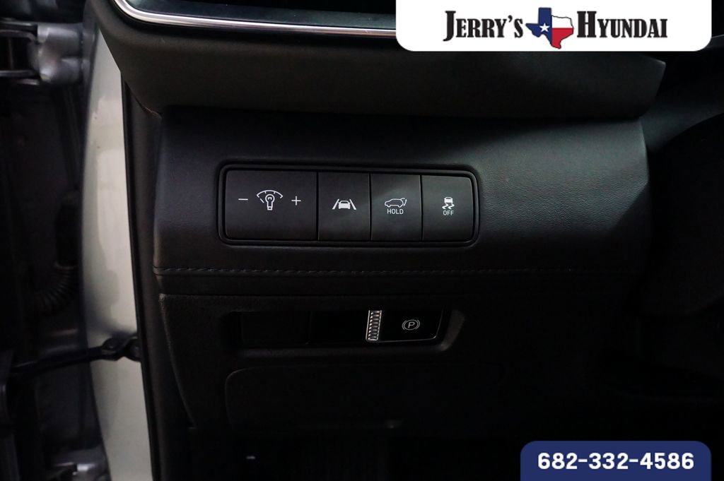 Used 2023 Hyundai Santa Fe SEL w/ Premium Package image 16