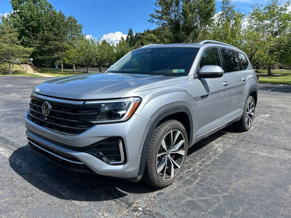 Used 2024 Volkswagen Atlas SEL Premium R-Line AWD/4WD image 3