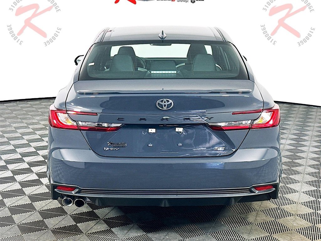 Used 2025 Toyota Camry SE image 6