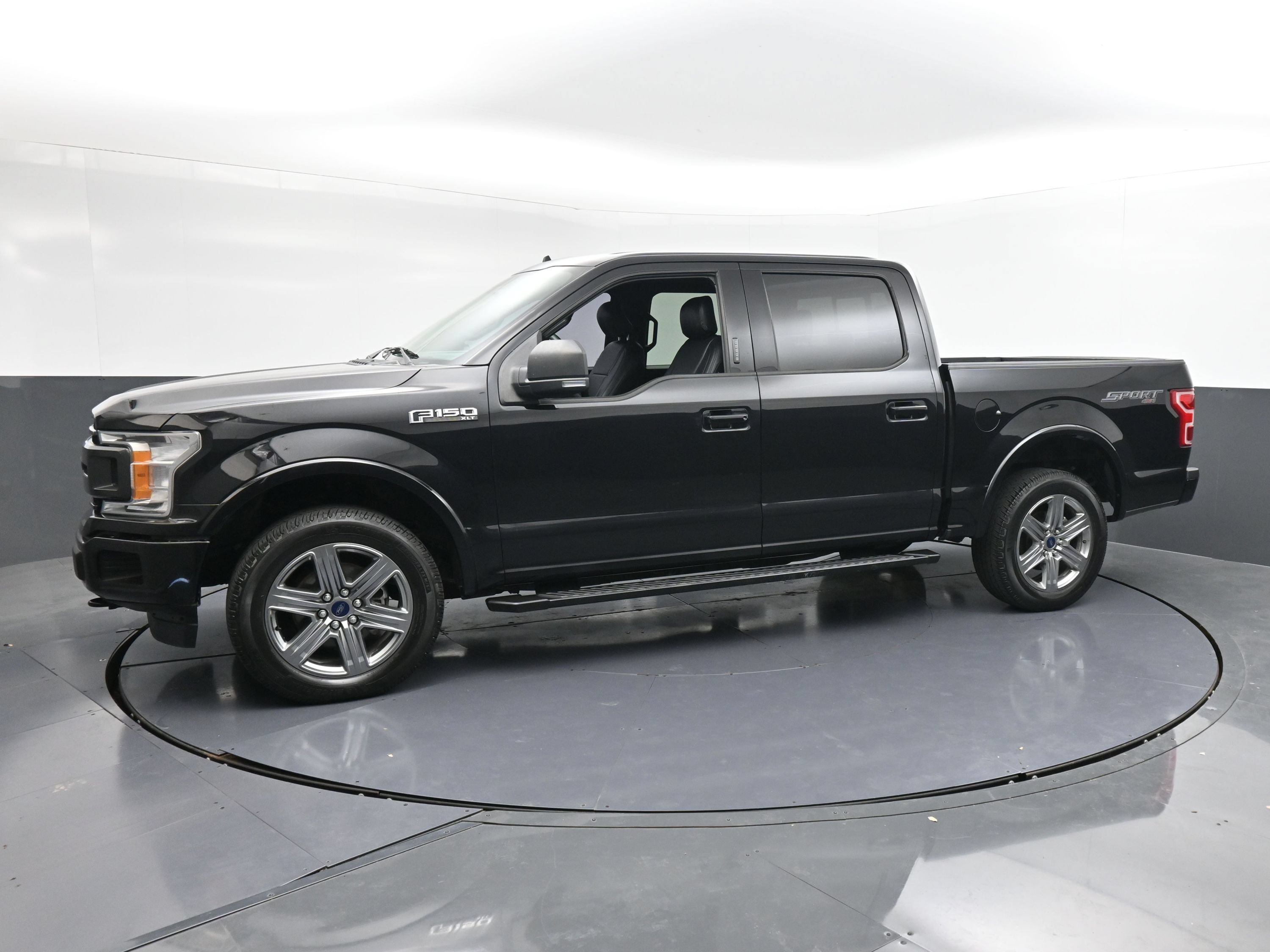 Used 2019 Ford F150 XLT w/ Equipment Group 302A Luxury AWD/4WD image 5