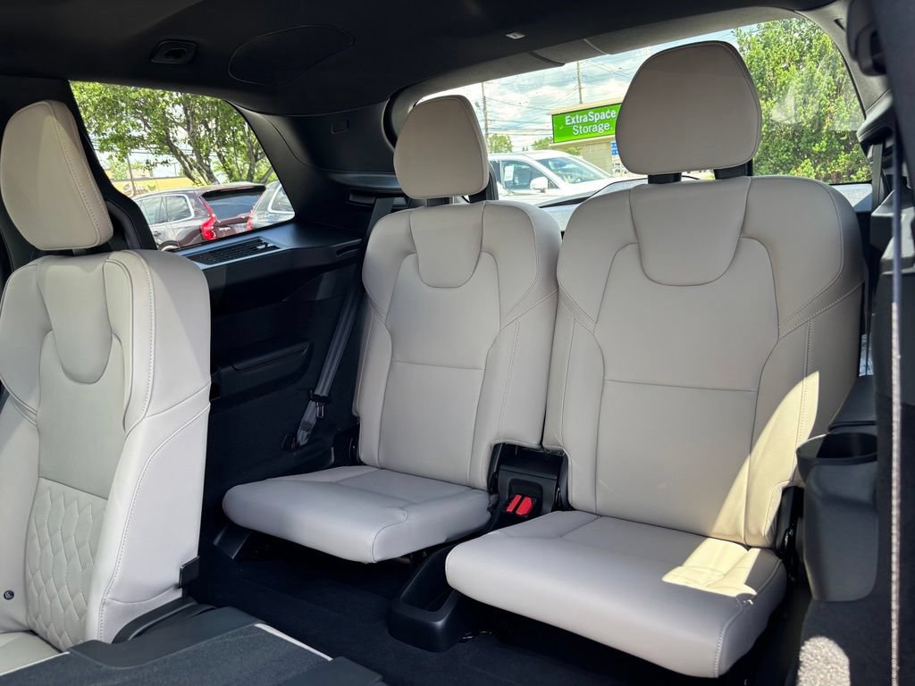 New 2026 Volvo XC90 T8 Plus w/ Protection Package AWD/4WD image 18